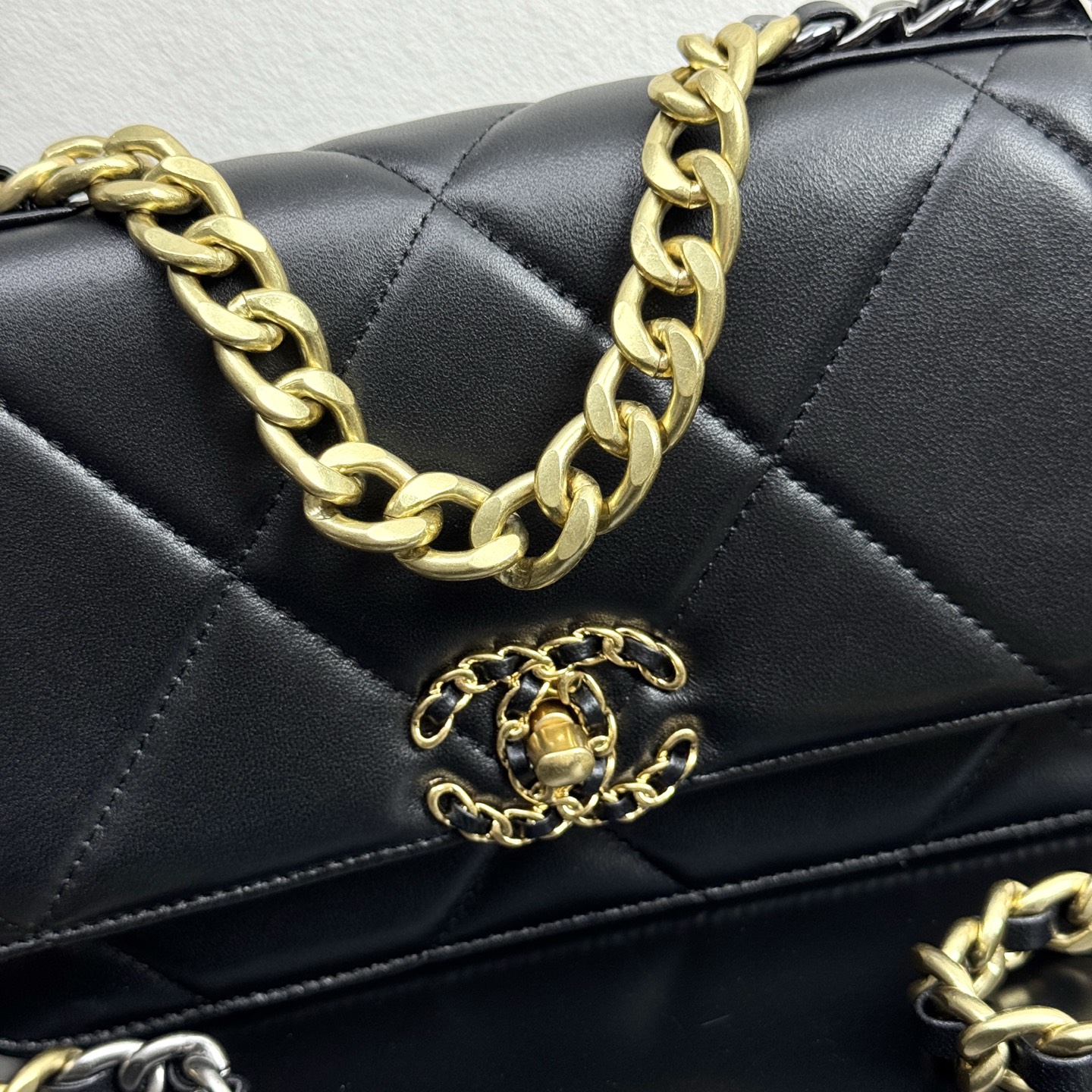 19 WOC Quilted Lambskin Shoulder Bag in Black (Tri-Tone Hardware)