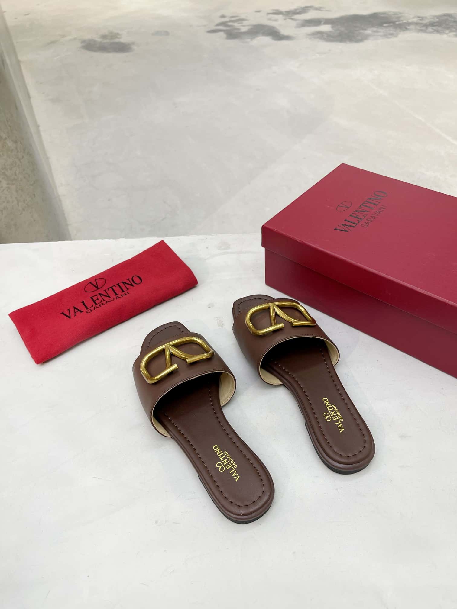 Valentino Garavani Vlogo Signature Slide Sandal Brown