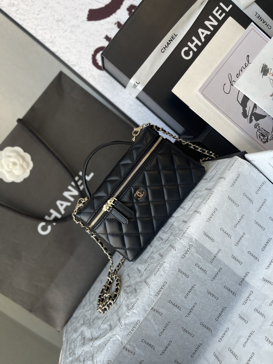 25C Classic Vanity Case with Chain（Black）