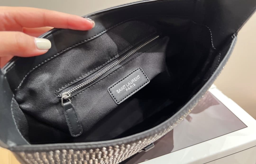 Saint Laurent Le 5 A 7 Supple Hobo Bag Black 27Cm