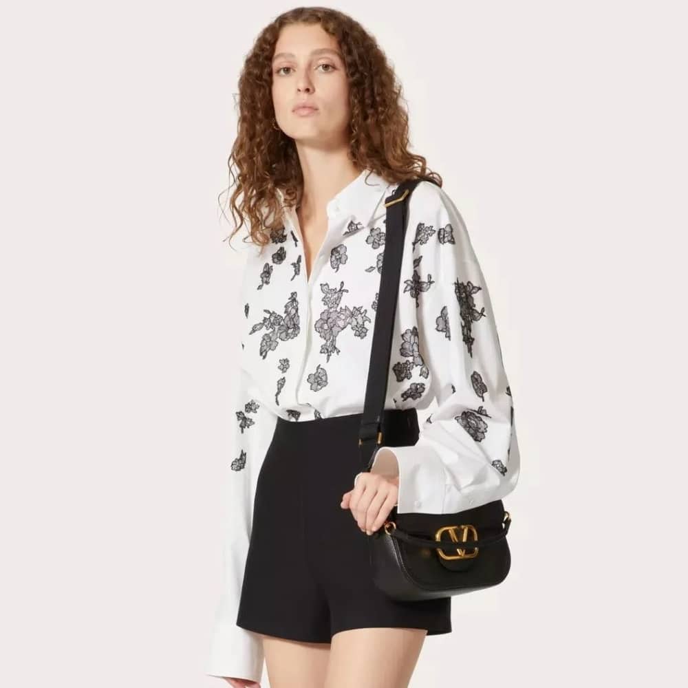 Valentino Garavani Alltime Grainy Calfskin Shoulder Bag Black 23Cm 5W0B0N20Imz 0No