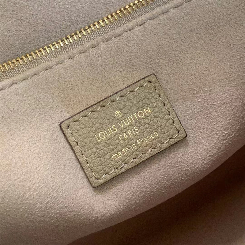 Louis Vuitton LV OnTheGo East West M46653 Beige 25cm