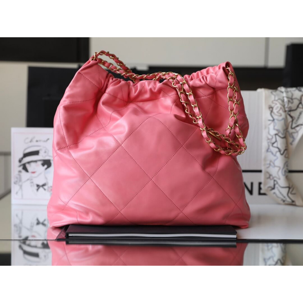 Chanel 22 Handbag in Shiny Calfskin 46cm