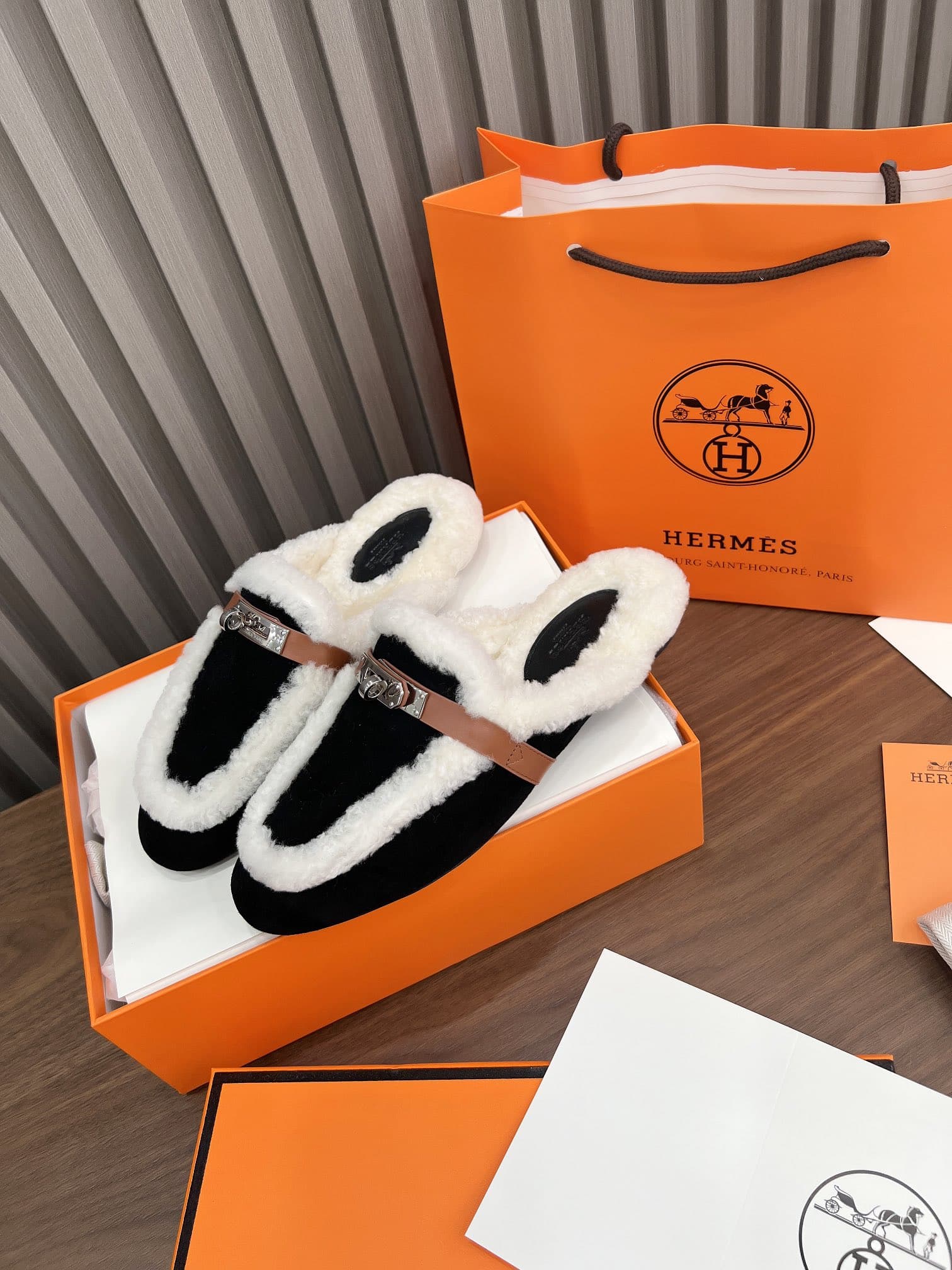 Hermes Oz Mule Shearling Black White
