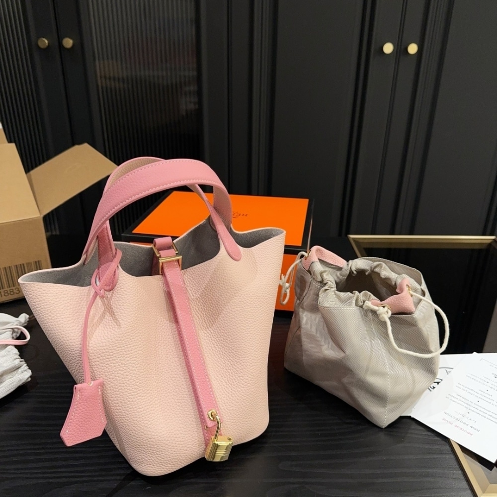 Hermes Picotin Lock 18 Pocket Bag Light Pink 18cm