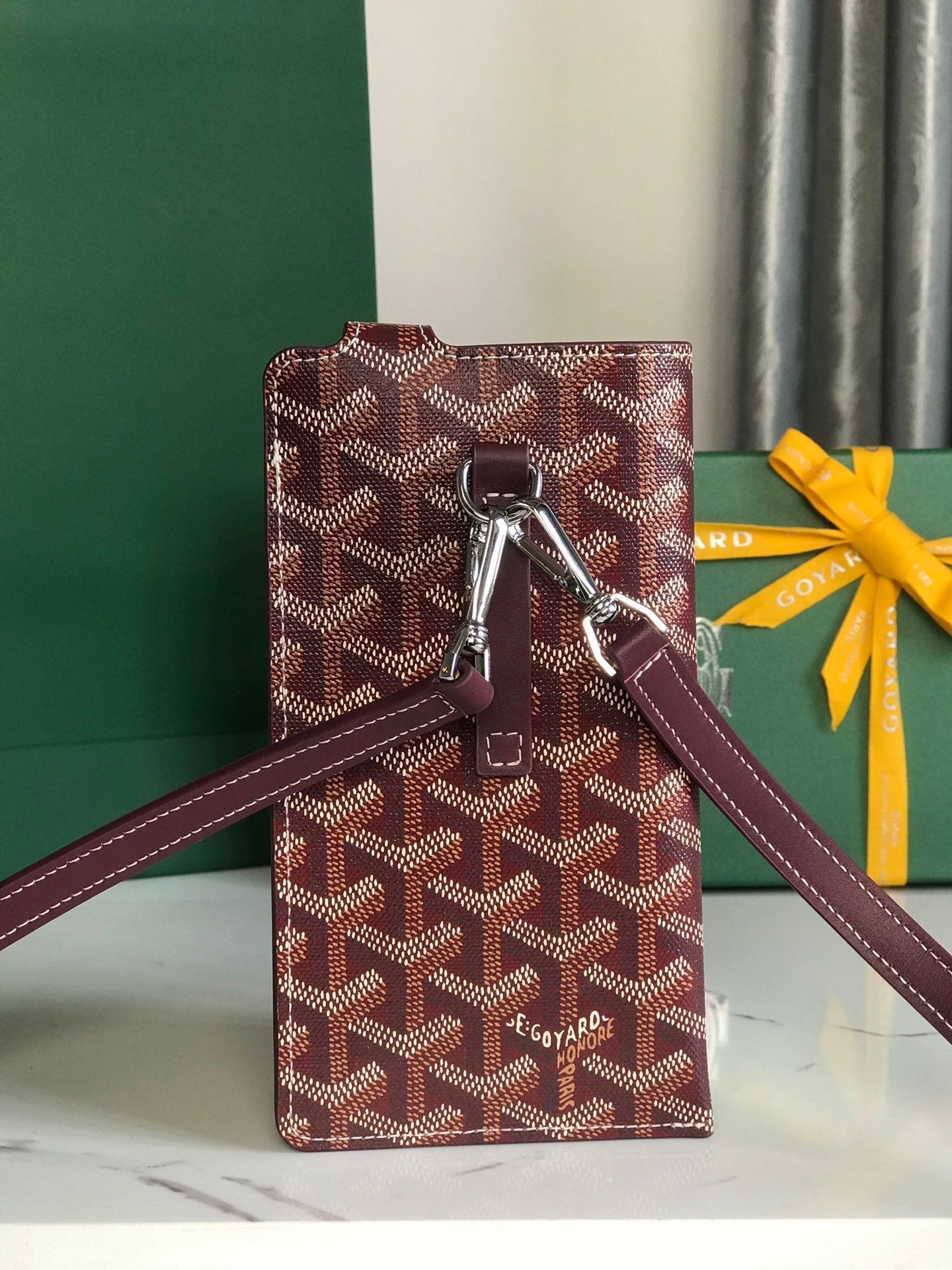 Goyard Montmartre Gm Case 18 Cm Wine Red Goyardine Canvas