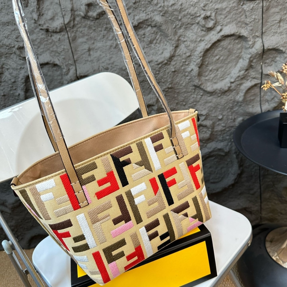 Fendi Small Roll Multicolour 23Cm