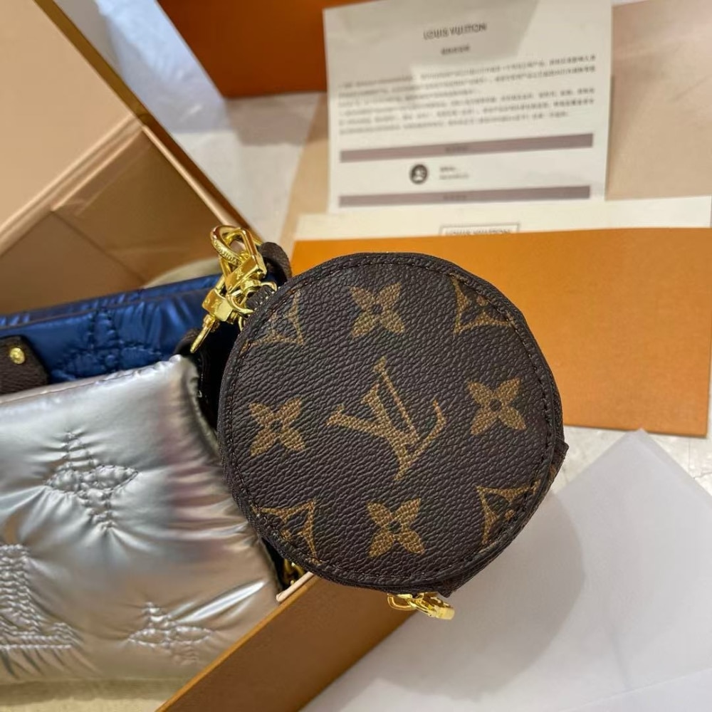 Louis Vuitton Maxi Multi Pochette Accessoires Navy And Silver 23Cm M21057