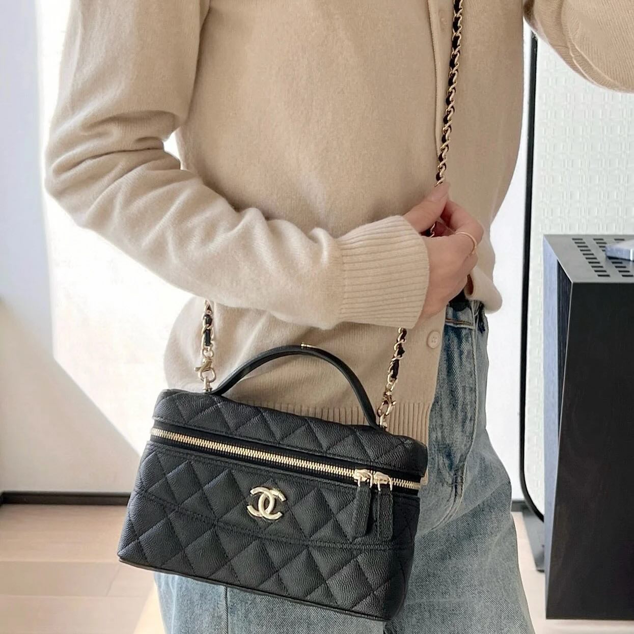 Chanel 25C Vanity Case Black 20cm