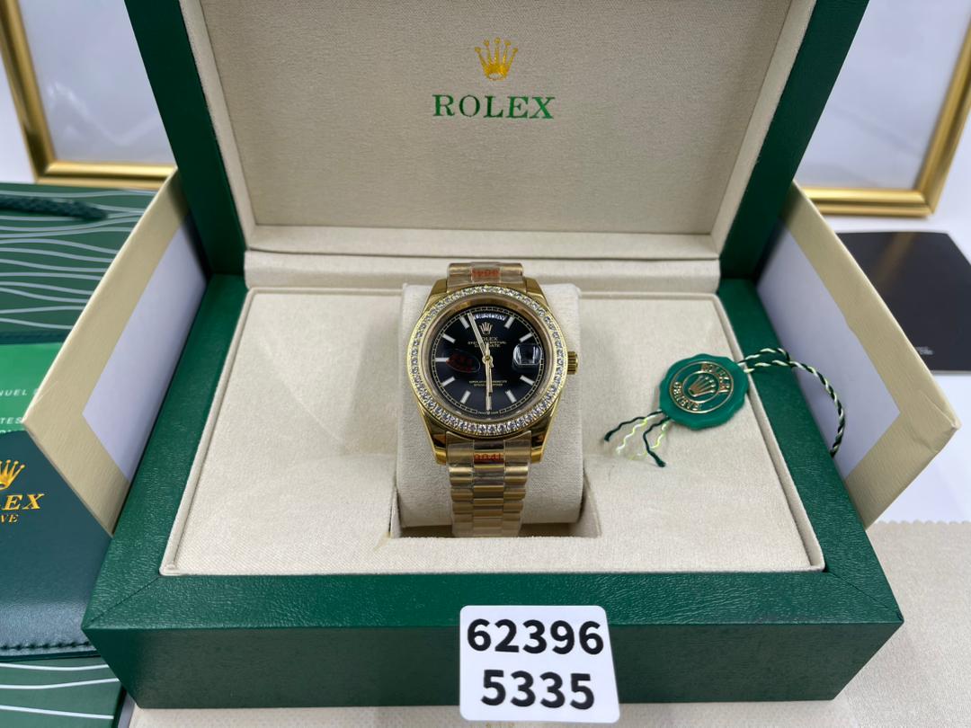 Rolex Day-Date 40 mm Bright black Dial 228348RBR