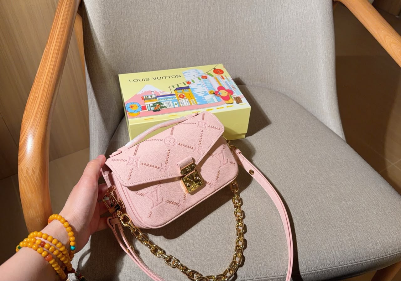 Louis Vuitton Pochette Métis East West 21.5cm M29488