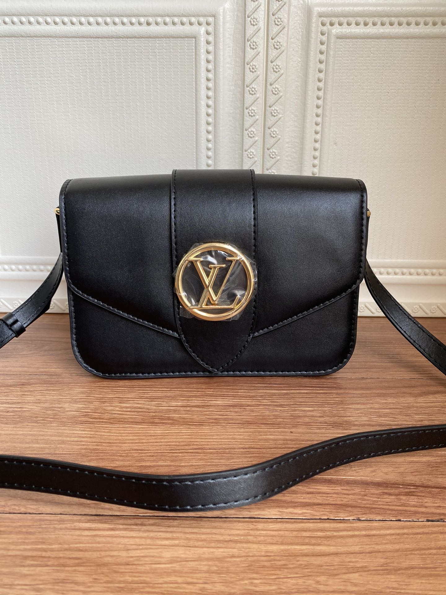 Louis Vuitton Pont 9 23Cm