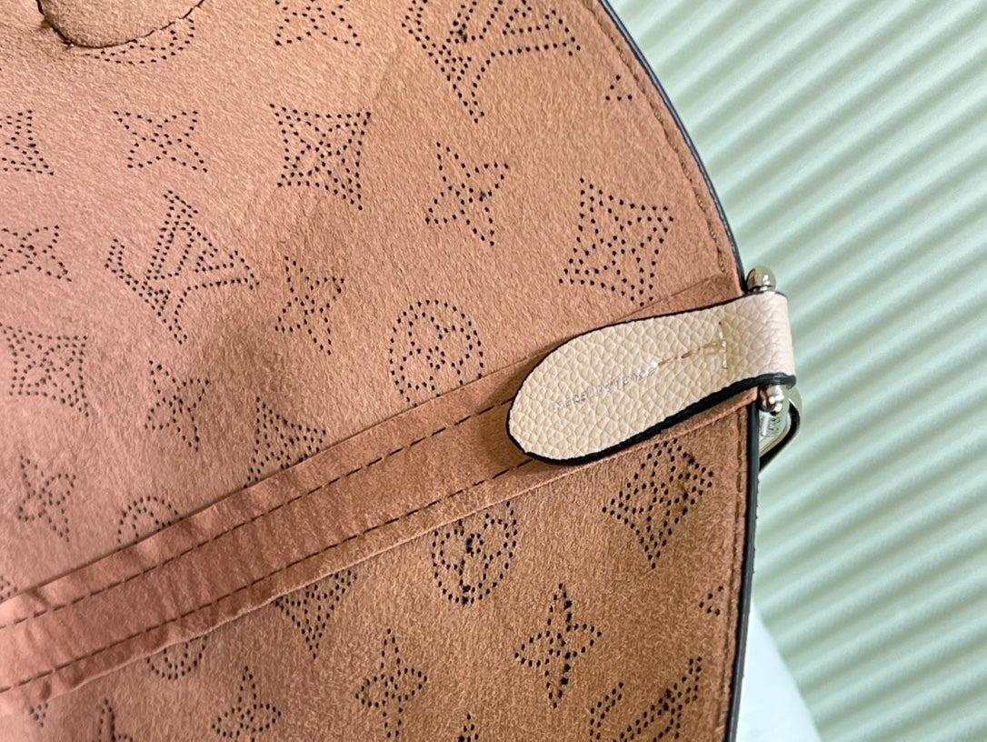 Louis Vuitton Blossom Pm Bag Nude 20Cm