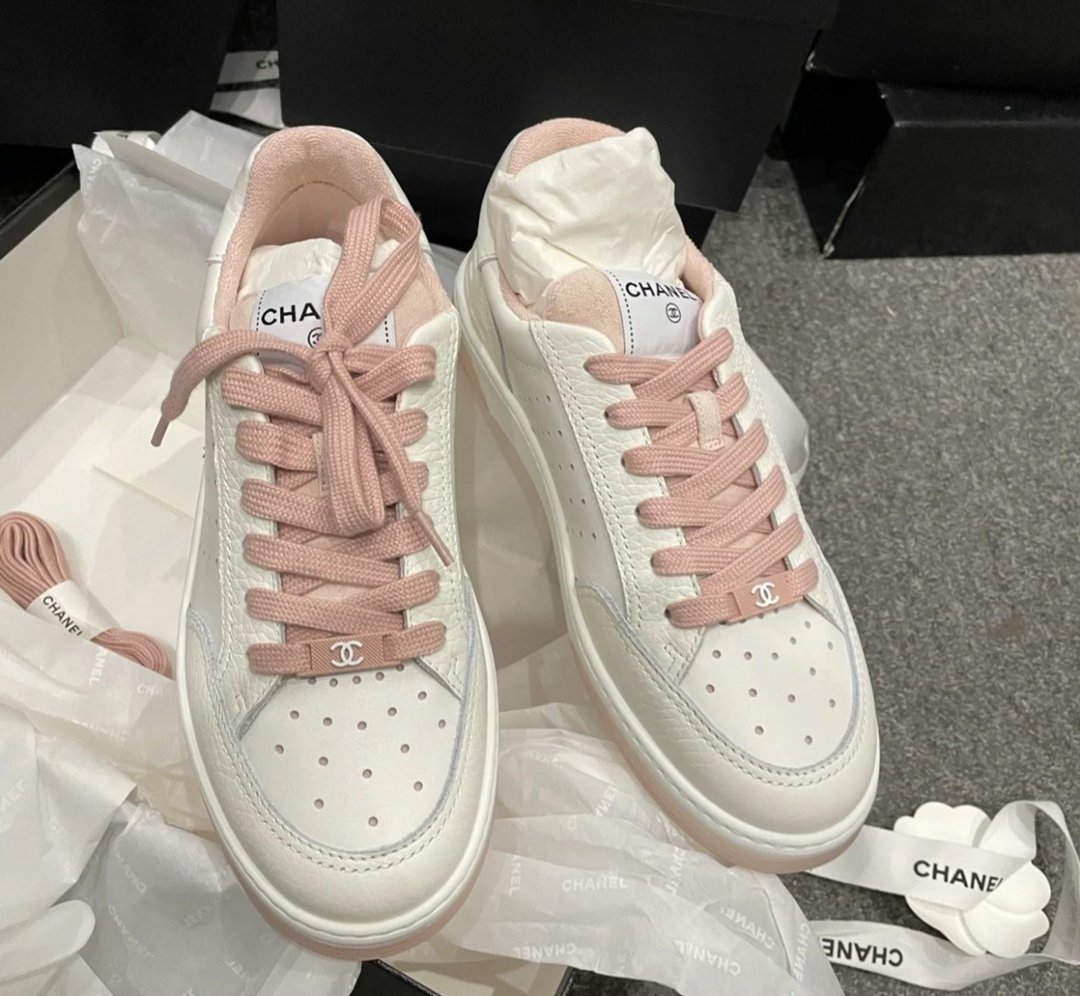 Chanel Runner Trainer Sneakers White And Pink G35934