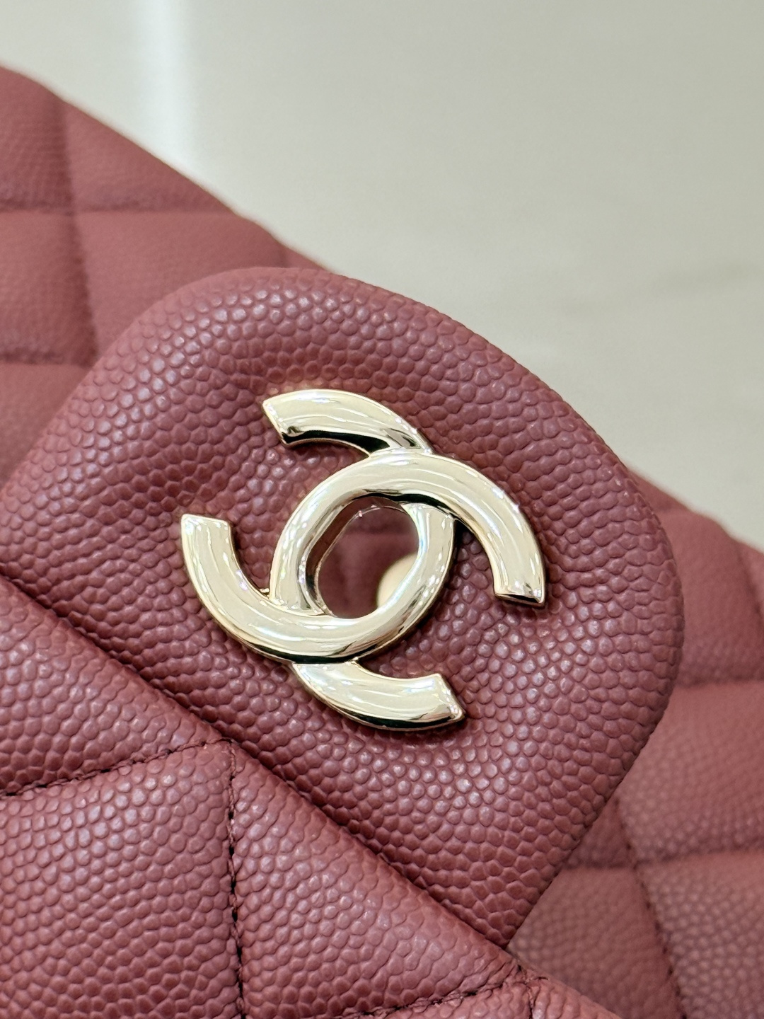 Mini Classic Flap Handbag（Wine Red）