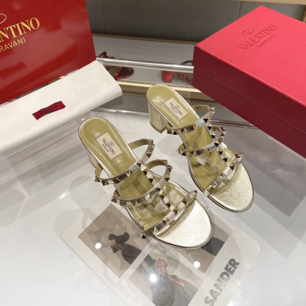 Valentino Garavani Rockstud Slide Sandal In Laminated Nappa Gold 6W2S0C47Qkh I8M