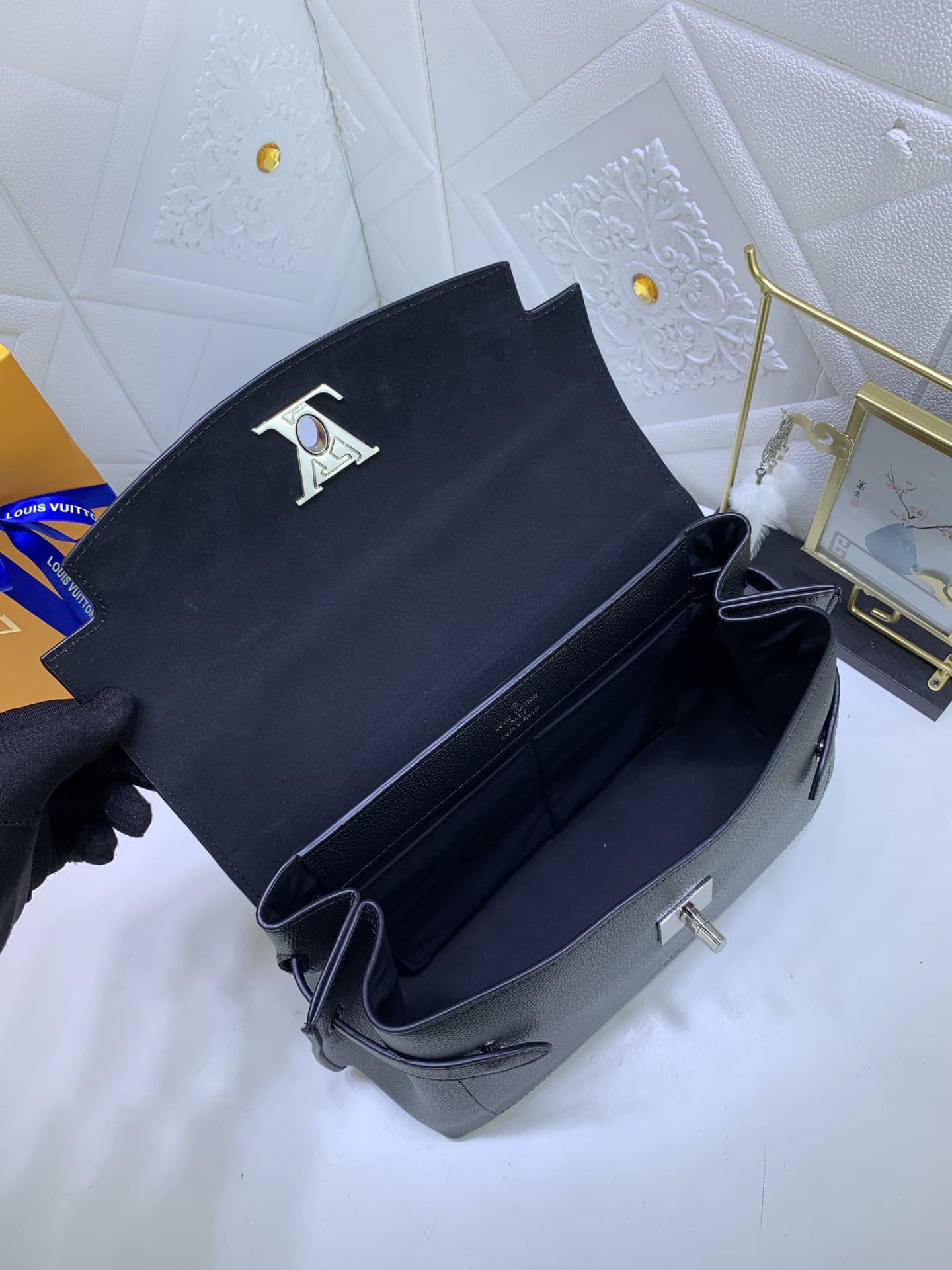 Louis Vuitton Lockme Ever Black 46Cm M51395