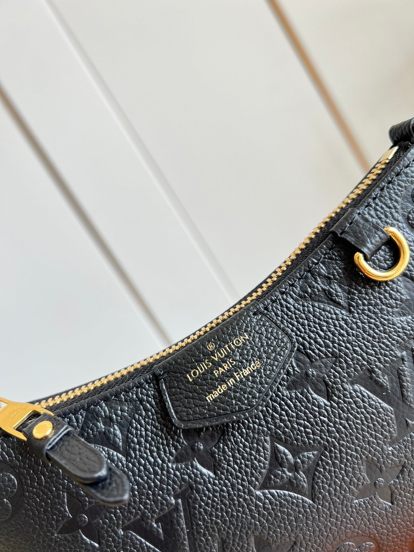 Louis Vuitton Easy Pouch On Strap 19Cm Black