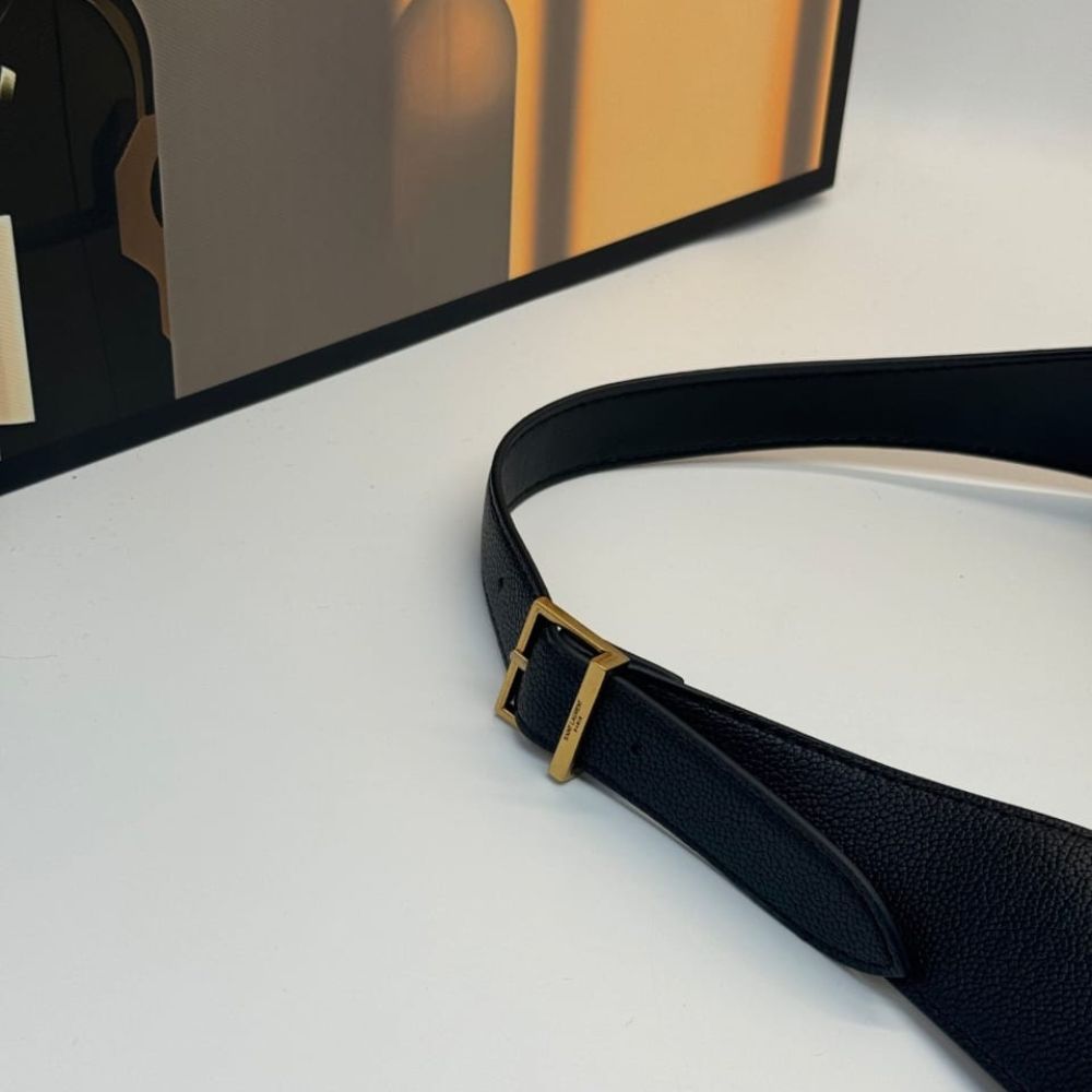 Saint Laurent Le 5 À 7 Supple Large In Grained Leather Black 31Cm 753837Aaauq1000