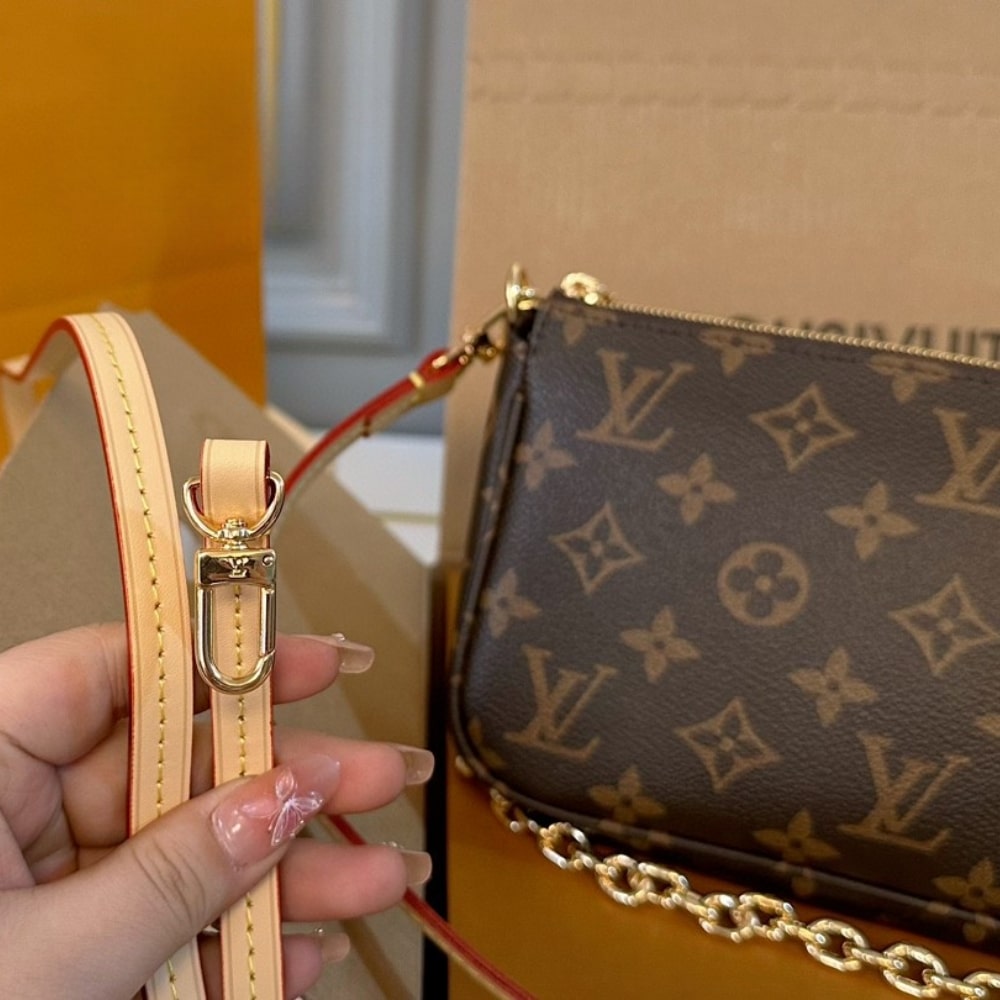 Louis Vuitton Pochette Accessoires Monogram Canvas Brown 23Cm M82766
