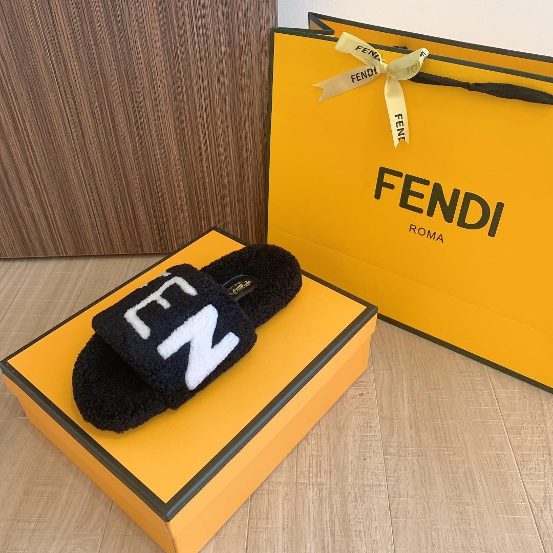 Fendi Fleece Slippers Black
