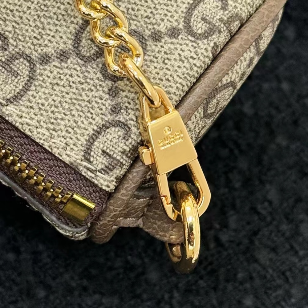 Gucci Double G Coin Purse Strawberry Wallet Beige 13Cm