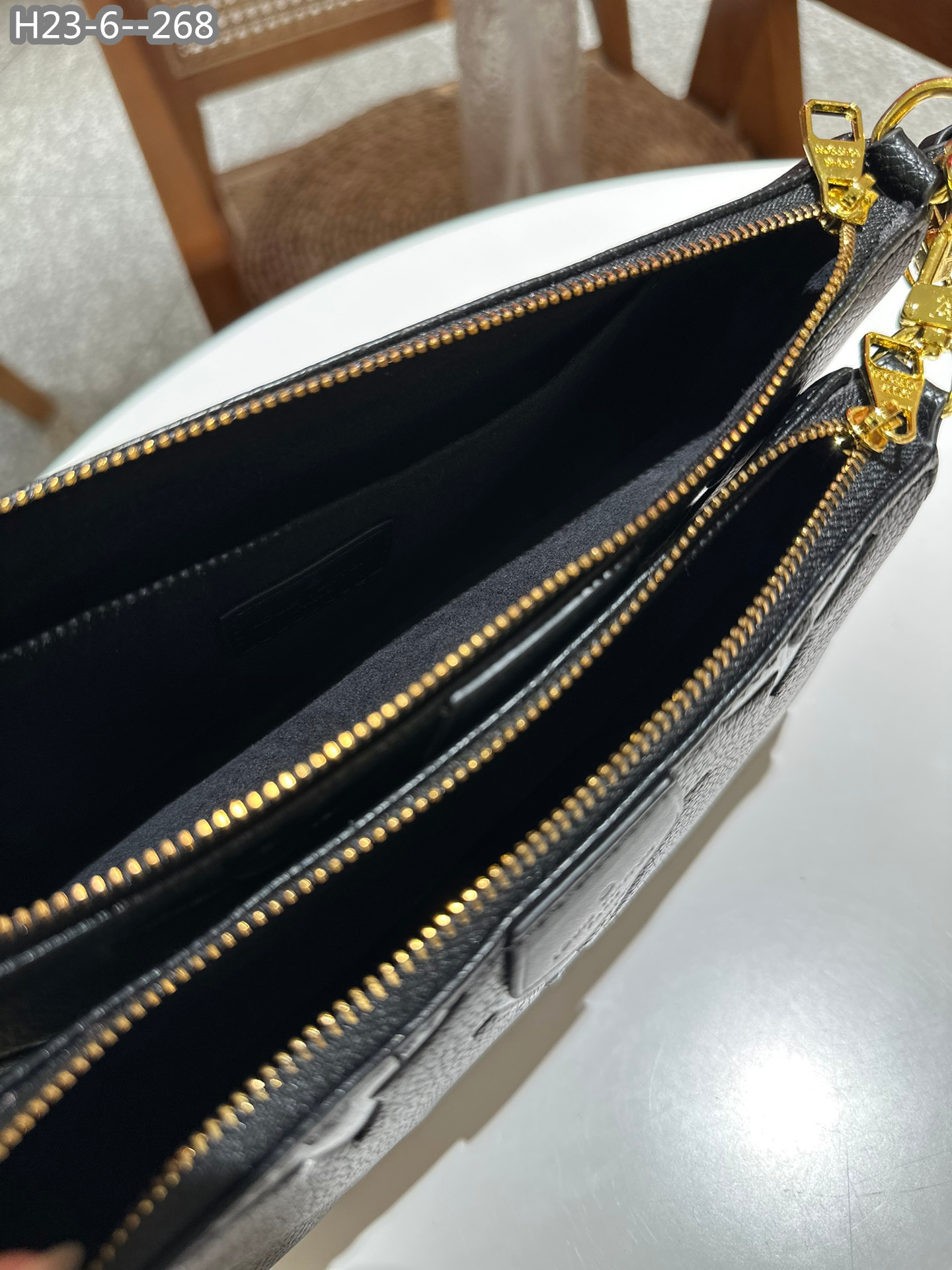 Louis Vuitton Multi Pochette Accessoires Black 23Cm