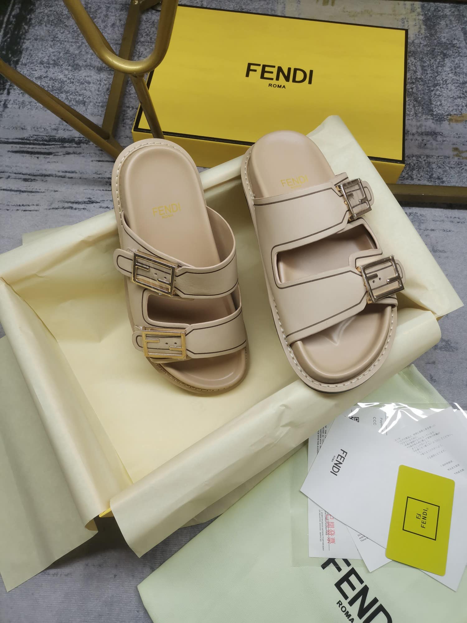 Fendi Feel Leather Slides Beige 8X8326Na7F1Kcu