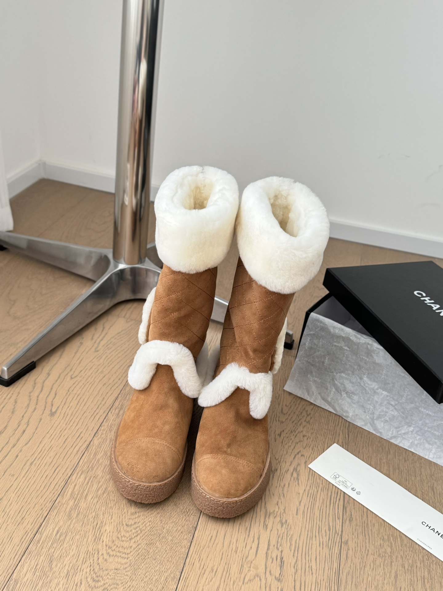 𝐜𝐡𝐚𝐧𝐞𝐥 24K new snow boots-brown