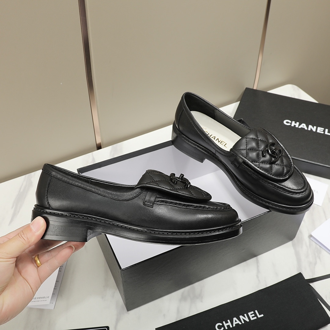 Chanel Cc Nib Turnlock Moccasins Flat Loafers Black