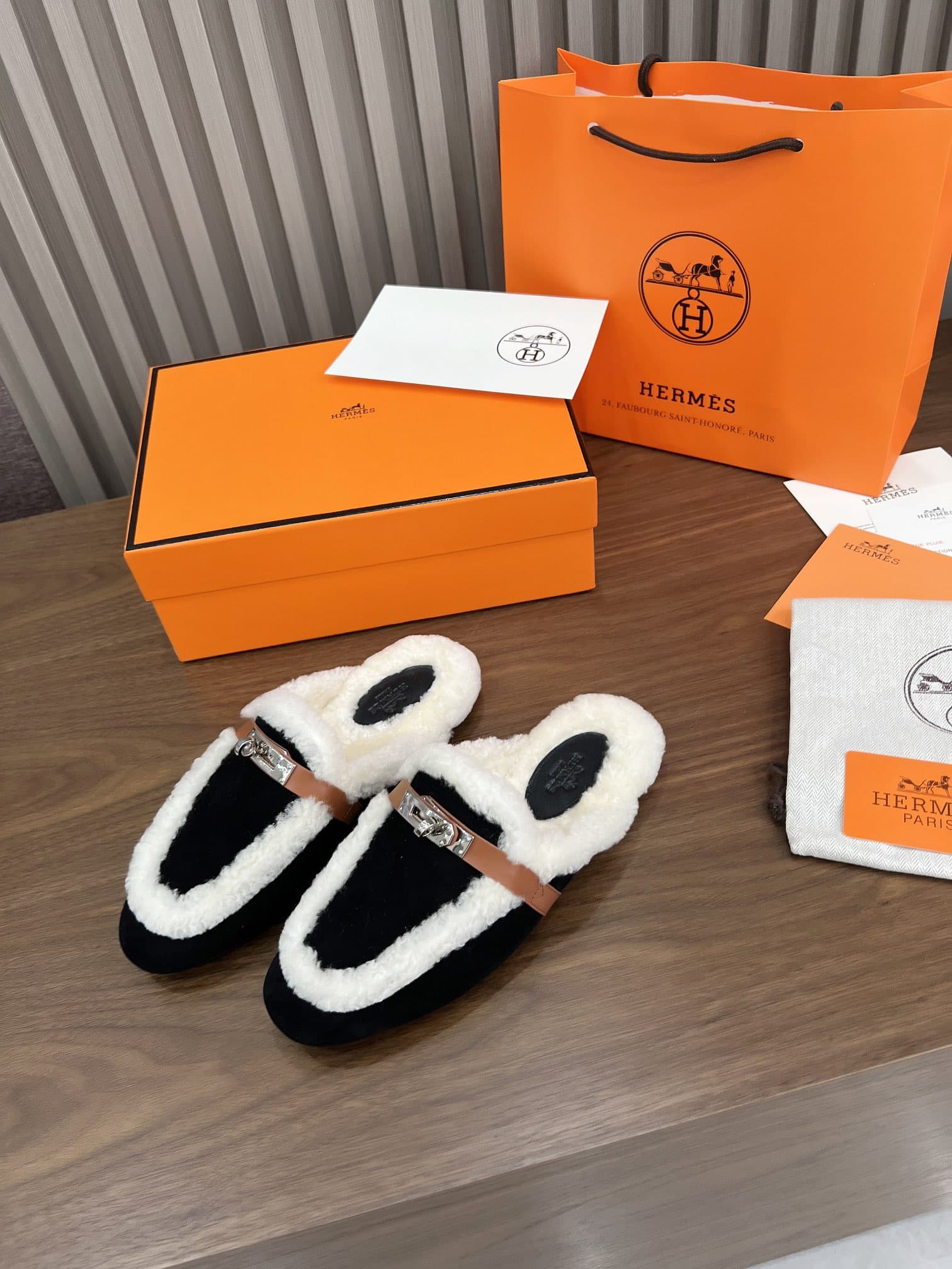 Hermes Oz Mule Shearling Black White