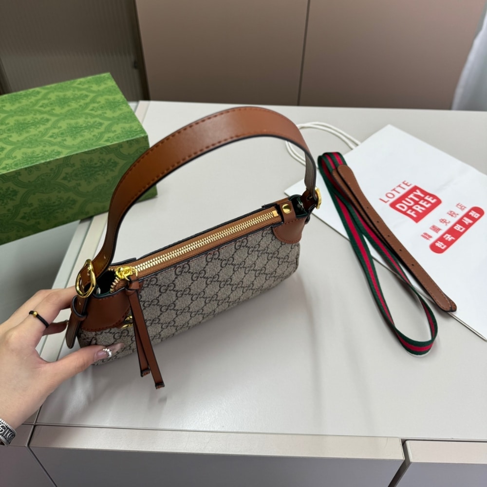 Gucci Gg Emblem Super Mini Shoulder Bag Beige And Brown 24Cm 820696 Fad6L 9758