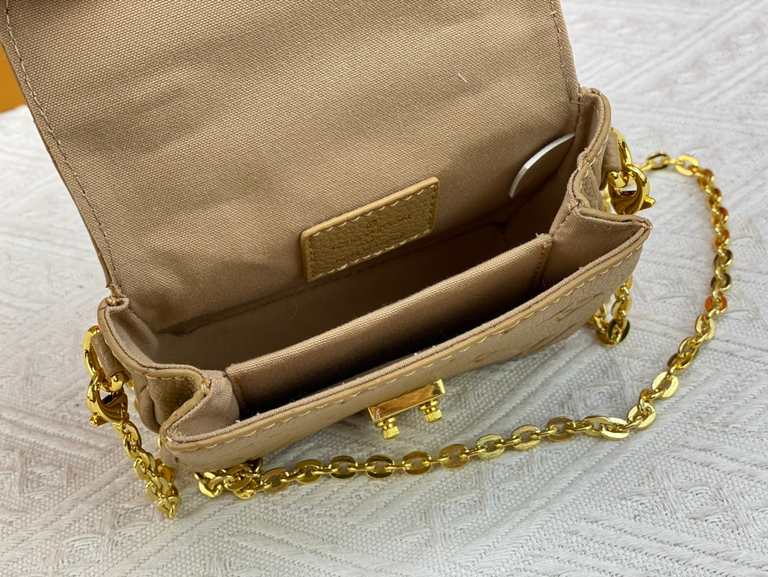 Louis Vuitton Micro Metis Beige Clair 14Cm