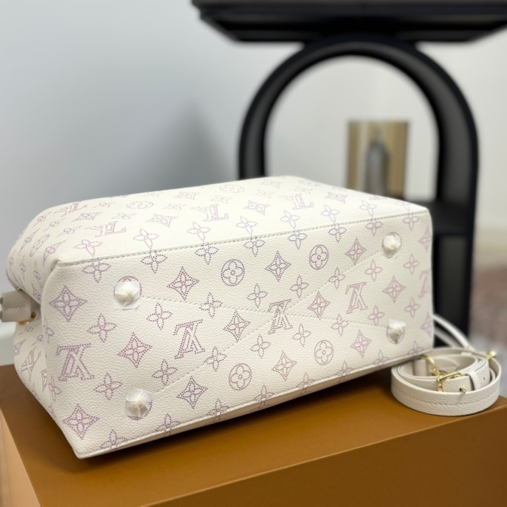 Louis Vuitton Bella Tote Dream Cream 33Cm M15116