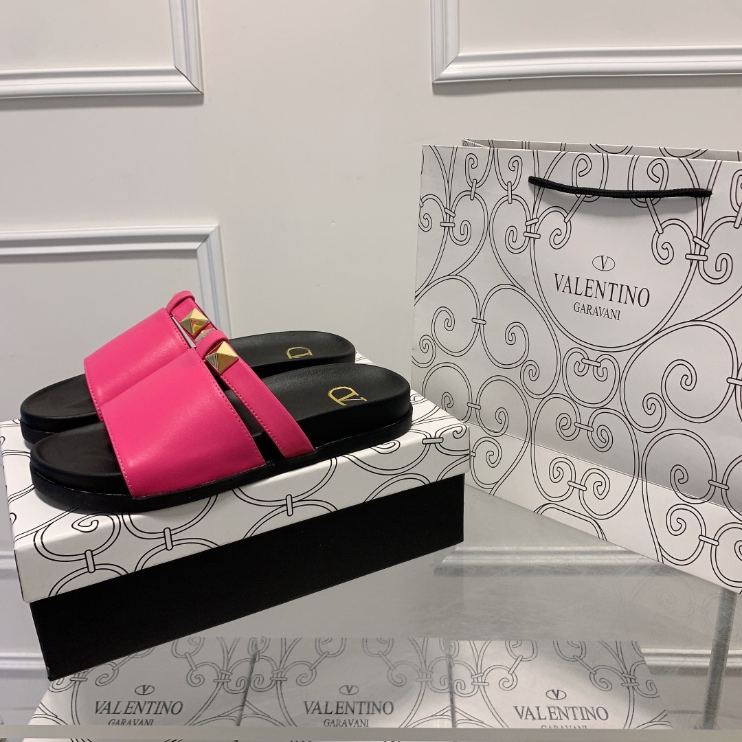 Valentino Rockstud Pink Slide Sandals