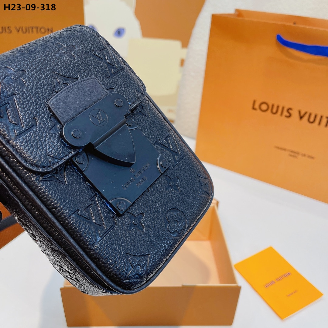 Louis Vuitton S Lock Vertical Wearable Wallet Black 19Cm M81524