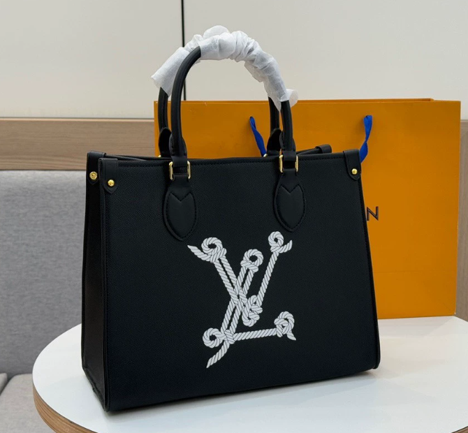 Louis Vuitton M24834 OnTheGo MM Navy Blue