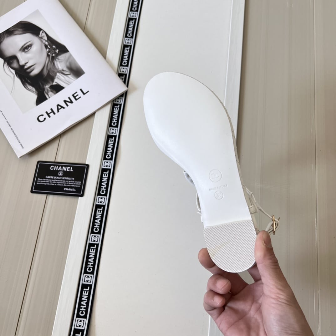 Chanel White Quilted Leather With White Camellia Cc Logo Bow Thong Sandals