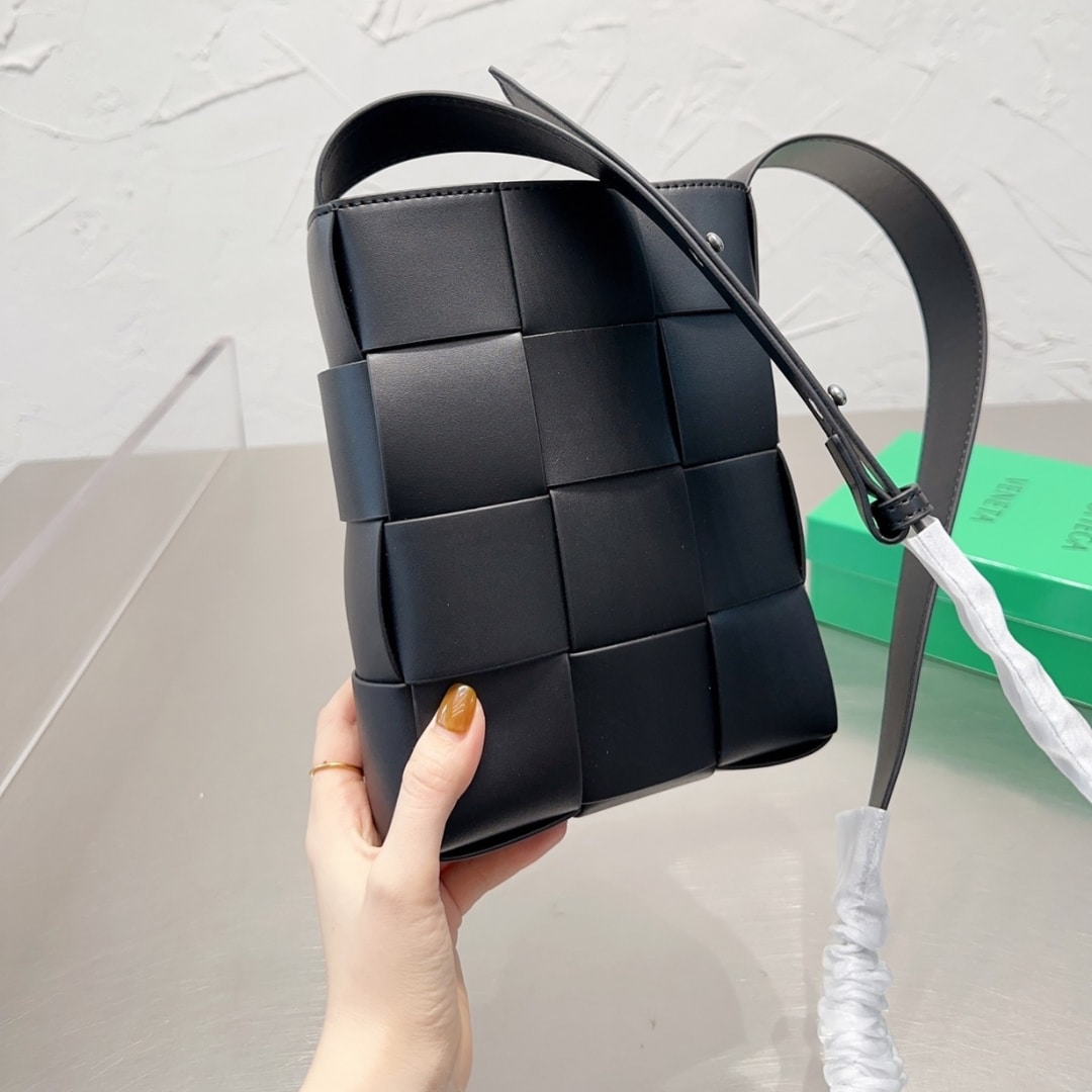 Bottega Veneta Mini Bag 11400 Dkk Black 22Cm