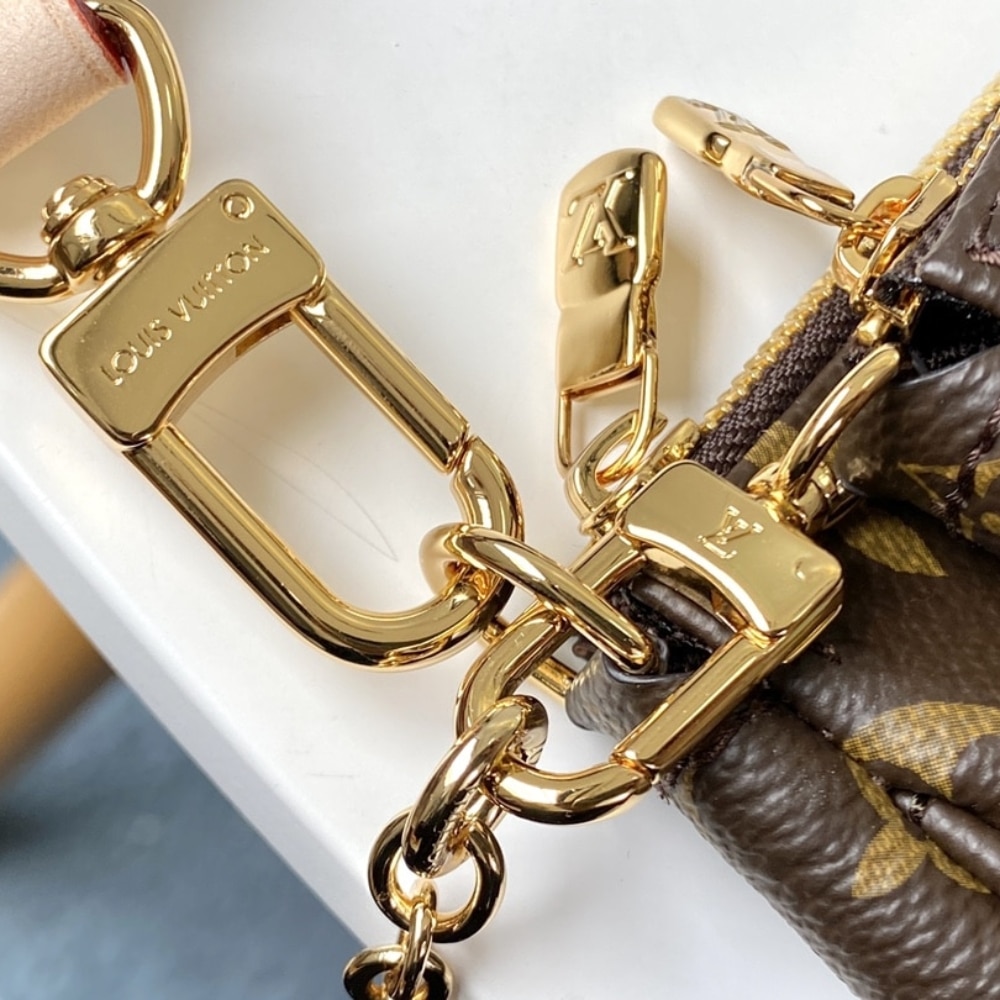 Louis Vuitton Multi Pochette Accessoires Monogram Canvas Khaki 24cm M44813