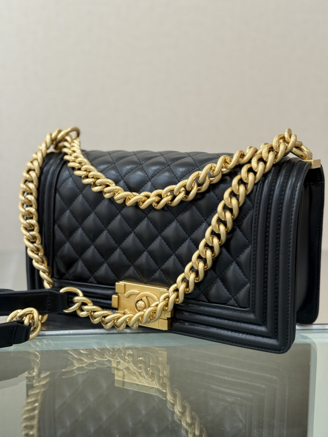 Medium Le Boy Flap Bag（Gold）
