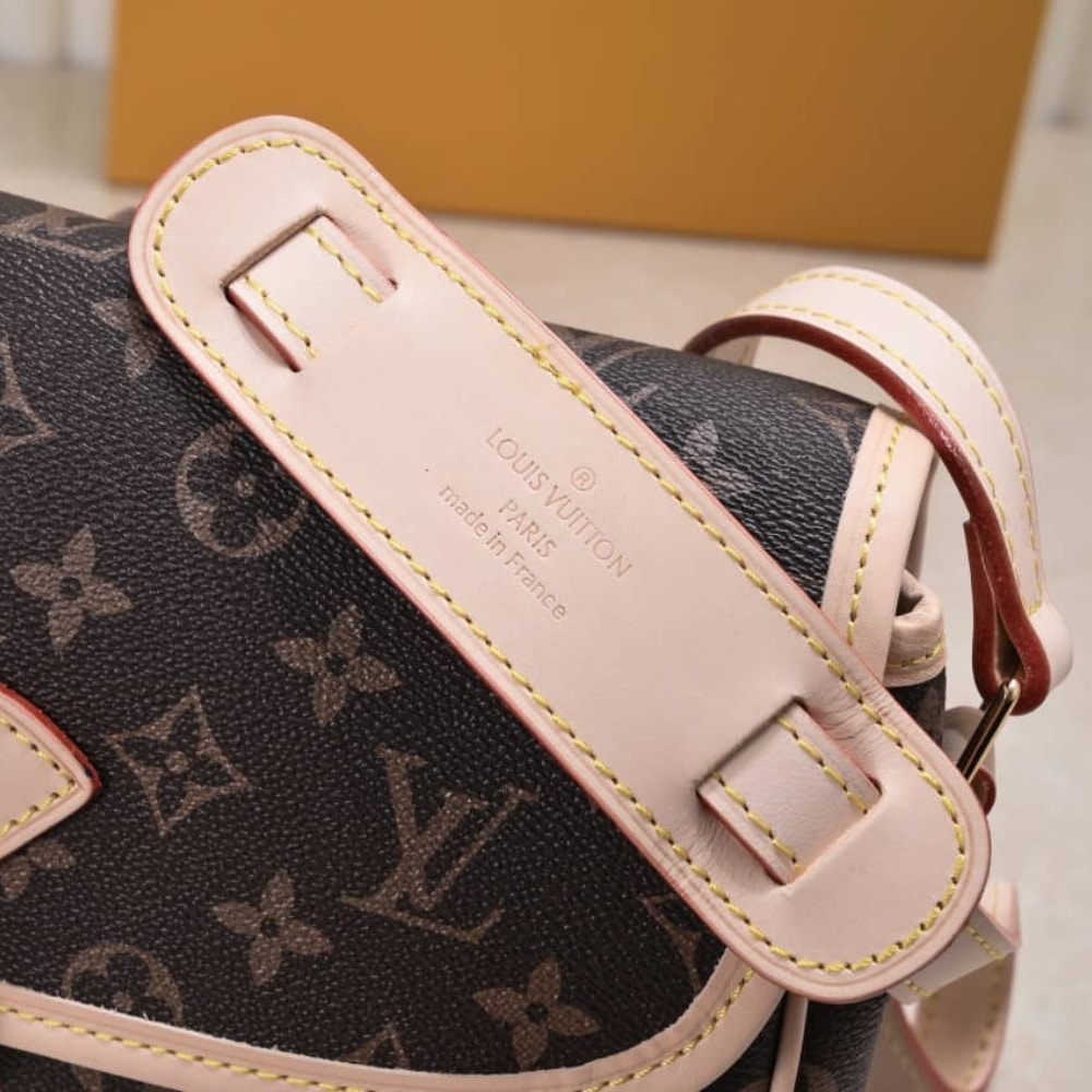Louis Vuitton Monogram Sologne Brown 26Cm M42250