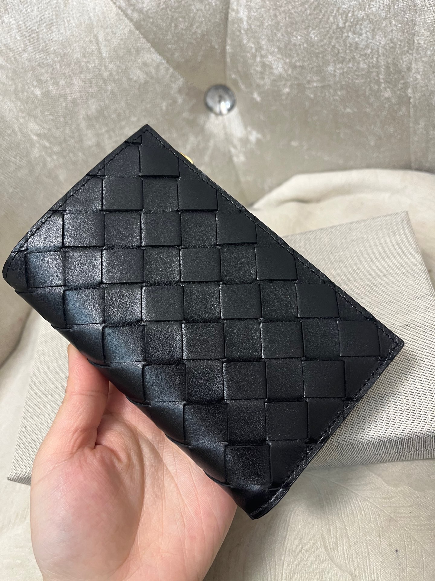 BV-Medium Intrecciato Bi-Fold Zip Wallet