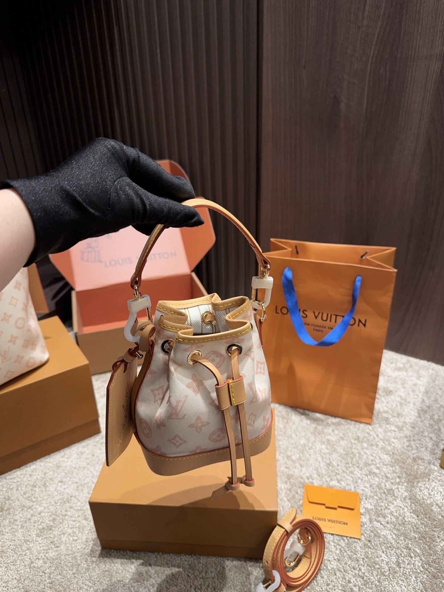 LOUIS VUITTON New Nano Noé