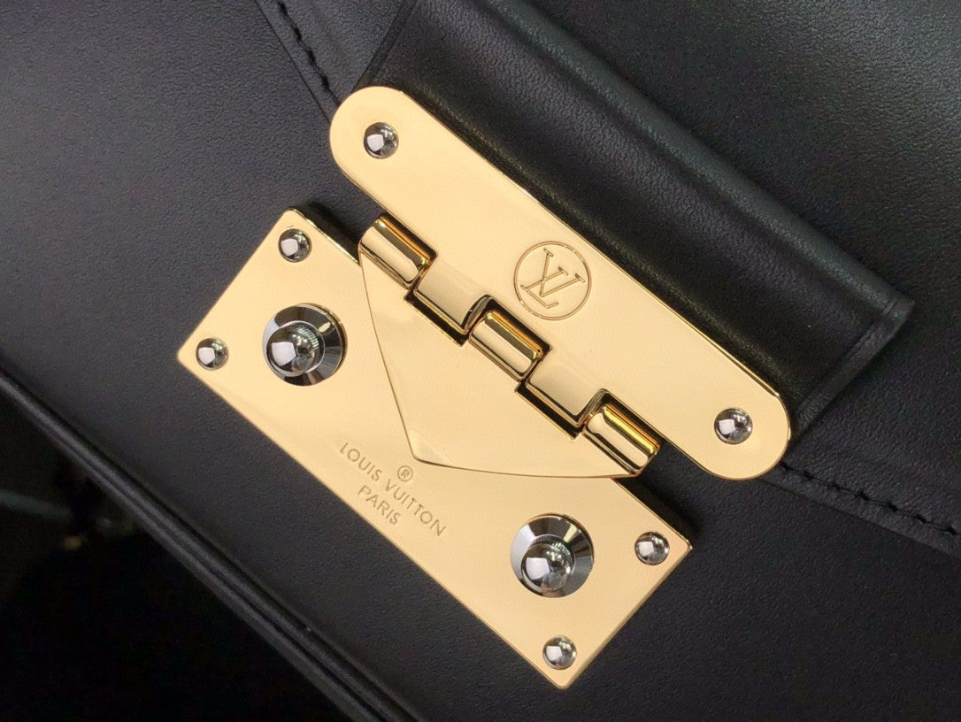 Louis Vuitton Swing 24Cm Black