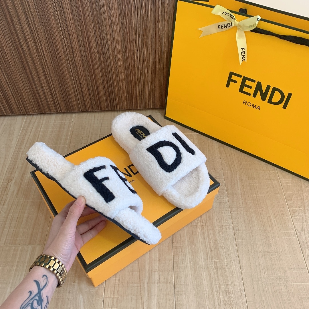 Fendi Fleece Black Text Slippers White