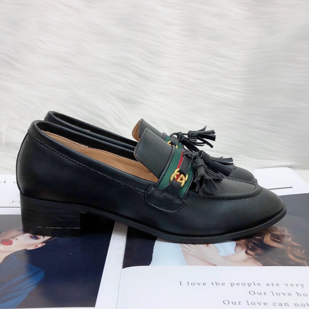 Gucci Unisex Leather Interlocking G Black