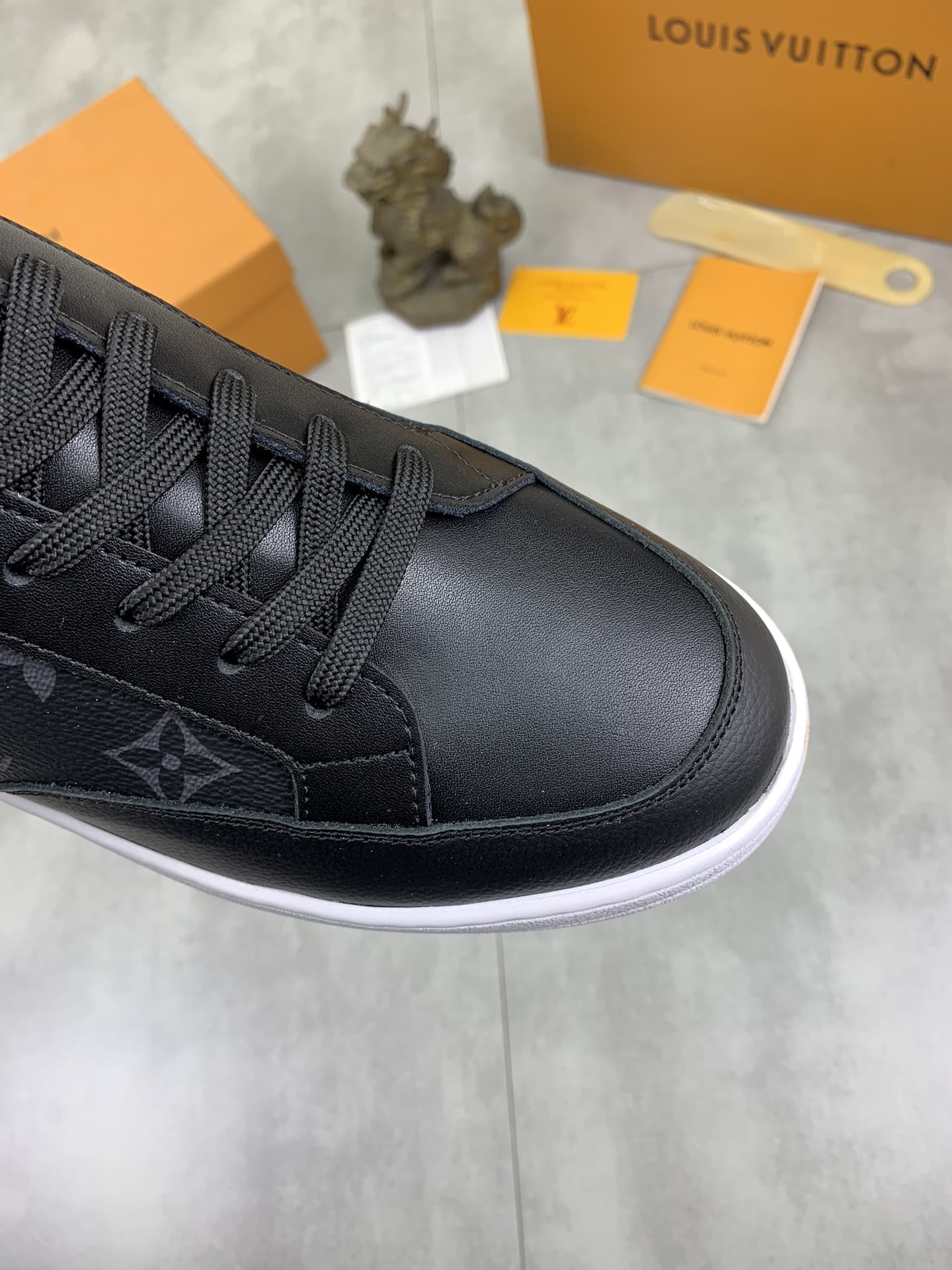 Louis Vuitton Sneaker Monogram Pattern In Black