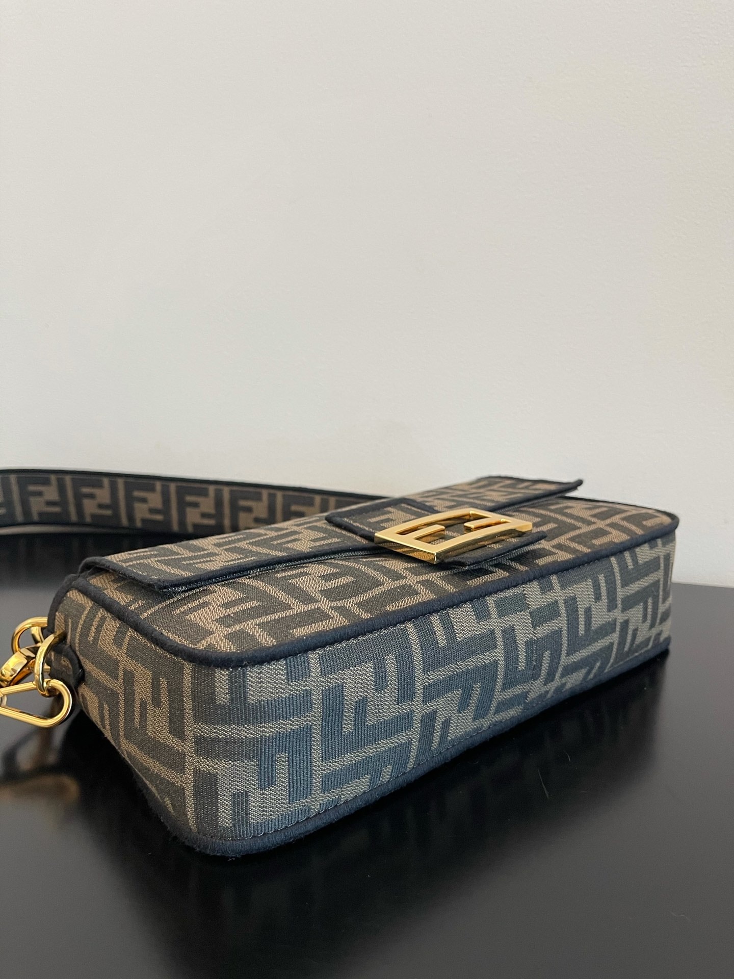 Fendi Baguette Jacquard Ff Fabric Bag 26Cm 8Br600A6V5F17U4