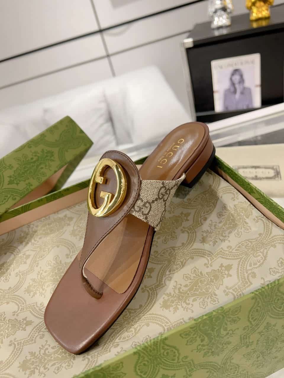 Gucci Blondie Thong Sandals Brown P00810550